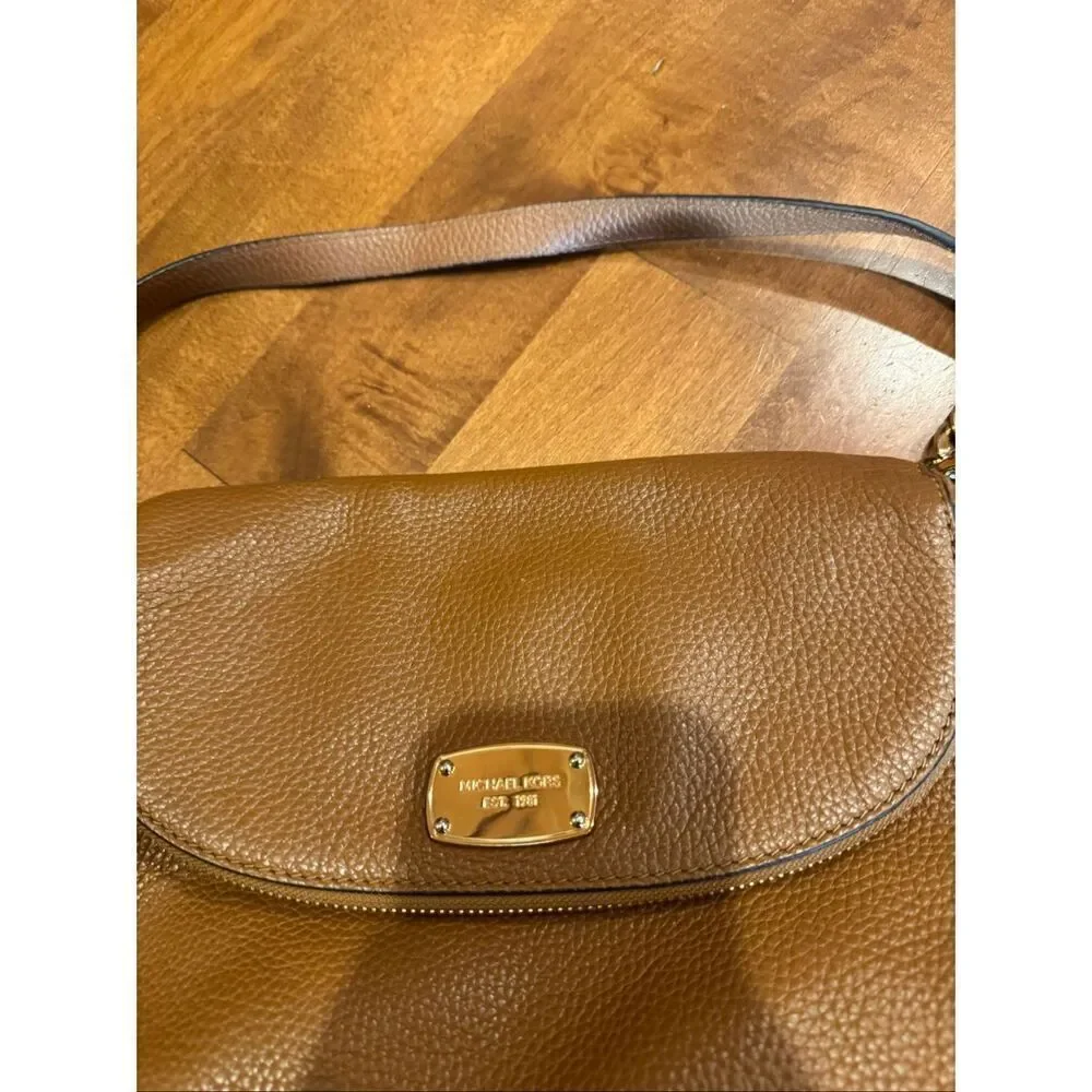 Woman’s Michael Kors, leather brown shoulder bag